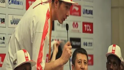 李弘權34分破纪录，赛后情绪失控爆发