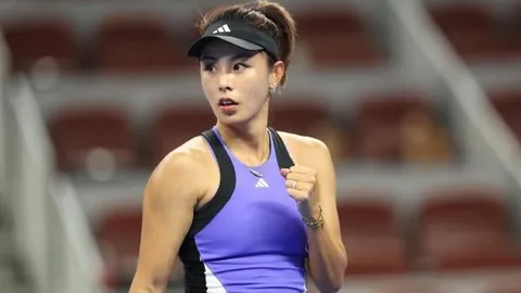 兰星宇在世界杯吊环项目中荣获金牌，央视新闻客户端报道